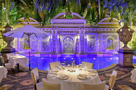 versace restaurants